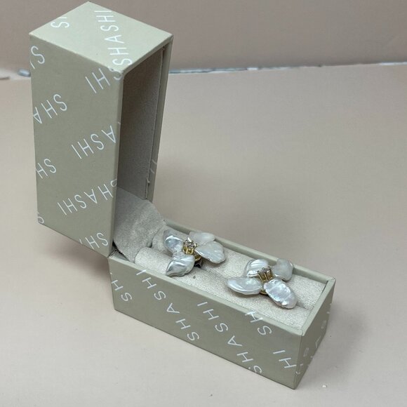 ShashiFlower Pearl Earrings in Ivory